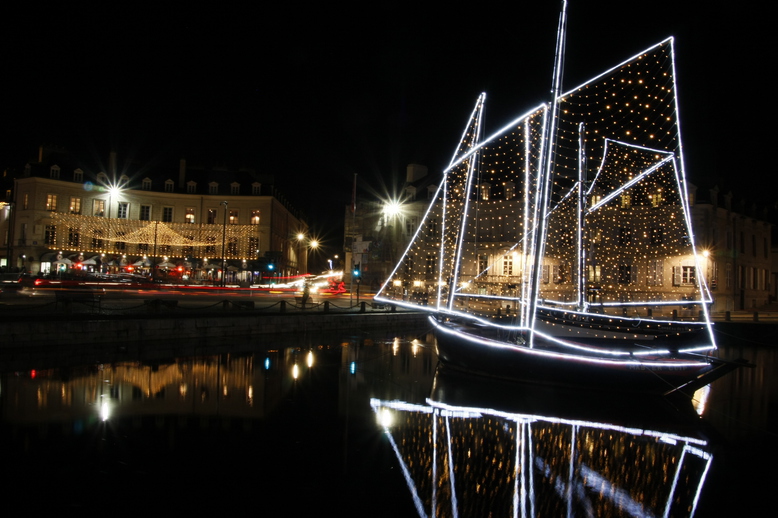 Luces de Navidad en el puerto de Vannes